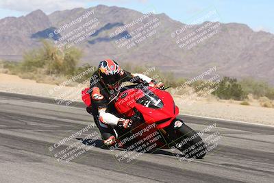 media/Nov-16-2025-Race Pace (Sun) [[8c5fa54630]]/Non Verified Riders (1st 20 Minutes)/3-Turn 3 Inside (11am)/